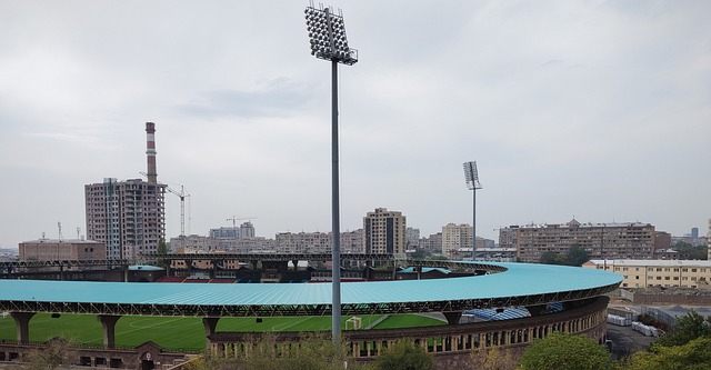 赛后接受采 赛后接受采